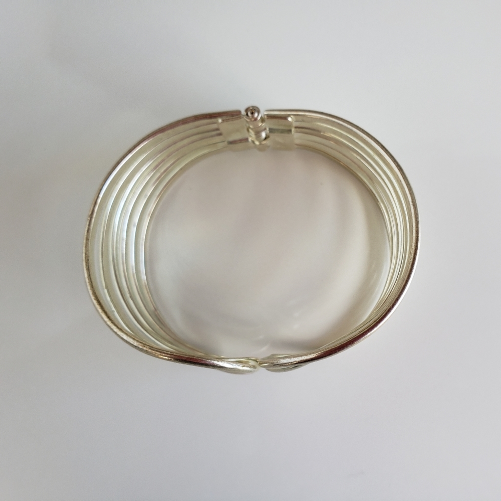 Silver color bracelet. - Picture 3 of 4